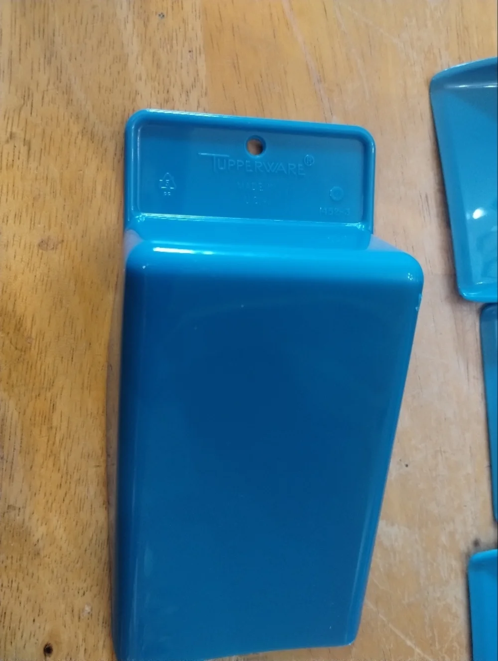 NEW Tupperware Scoop Set of 5 Blue Wall Mount Hanging Scoops Pantry Pet Food